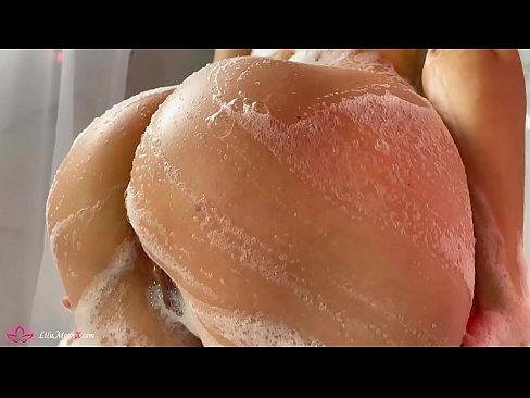 ❤️ Brunette Akuseweretsa maliseche ndi Vibrator mpaka Intense Orgasm mu Shower Kanema wachabechabe pa ife ❌